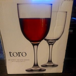Toro elegant wine glasses